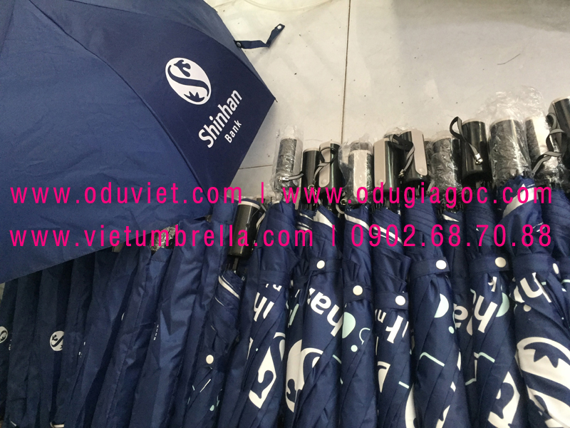 xưởng sản xuất ô dù cầm tay in logo quảng cáo